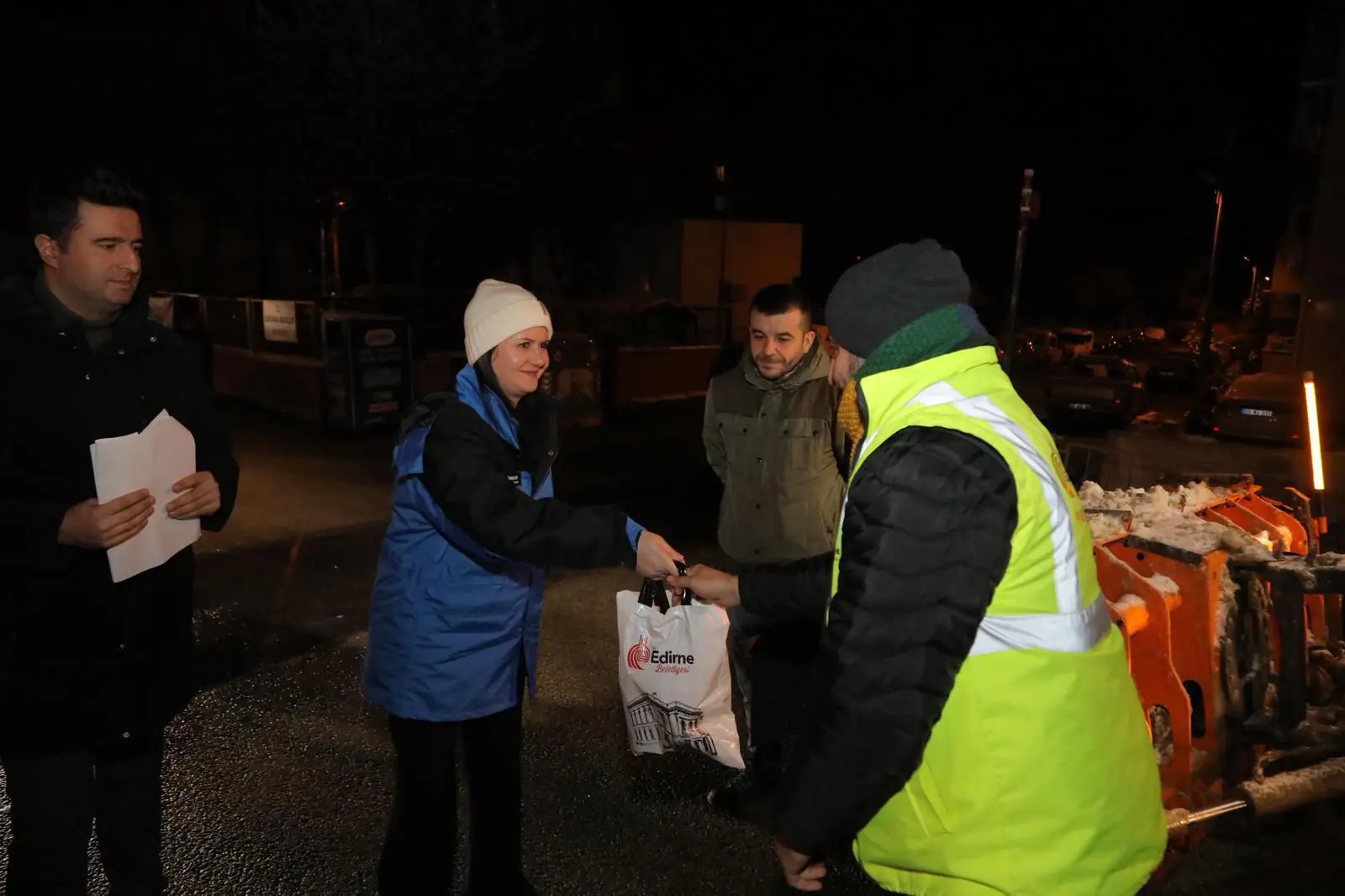 BAŞKAN FİLİZ GENCAN, BERAT KANDİLİ’NDE SAHADAYDI!